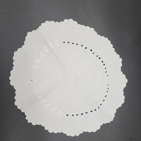 Lot of Battenburg and Crochet Linen Doilies Pillow Cover Bread Warmer VTG - Picture 6 of 12